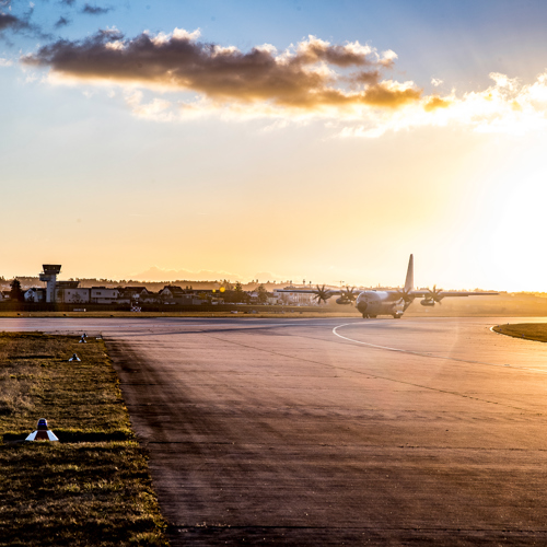 Runway und Tower